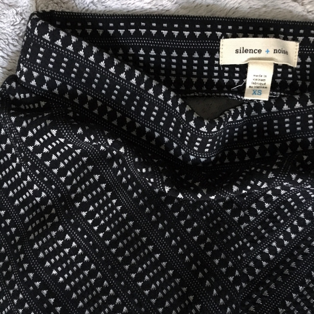 SILENCE+NOISE pencil skirt | high waist midi - Picture 3 of 3